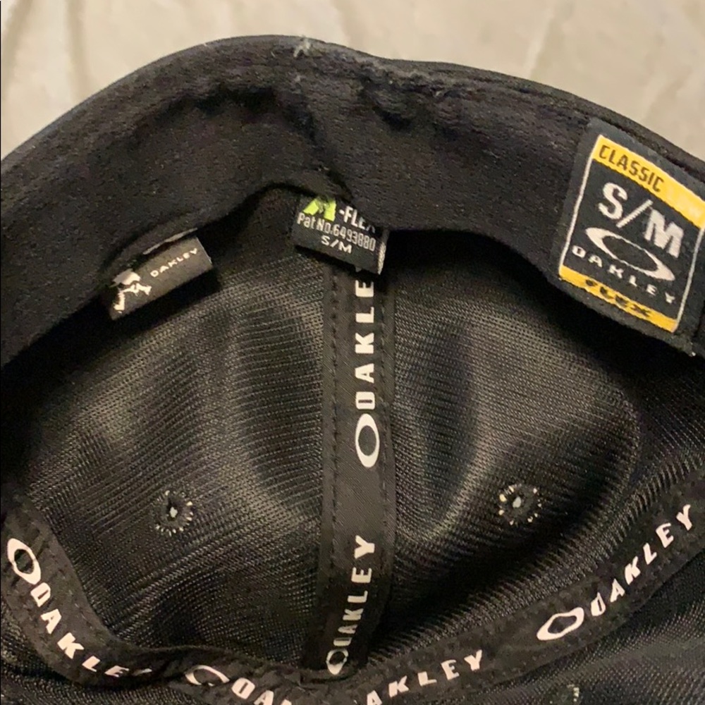 Oakley Hat - Picture 4 of 4